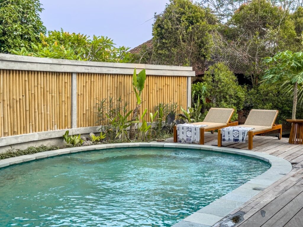 IMG_0002 Pool with sunbeds