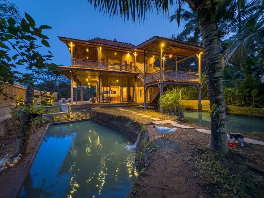 IMG_0272 Garden Villa Exterior with Duck