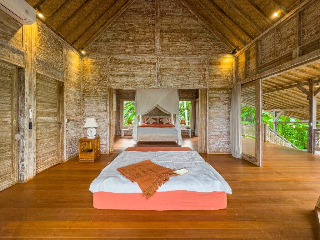 IMG_9926 Main bedrooms